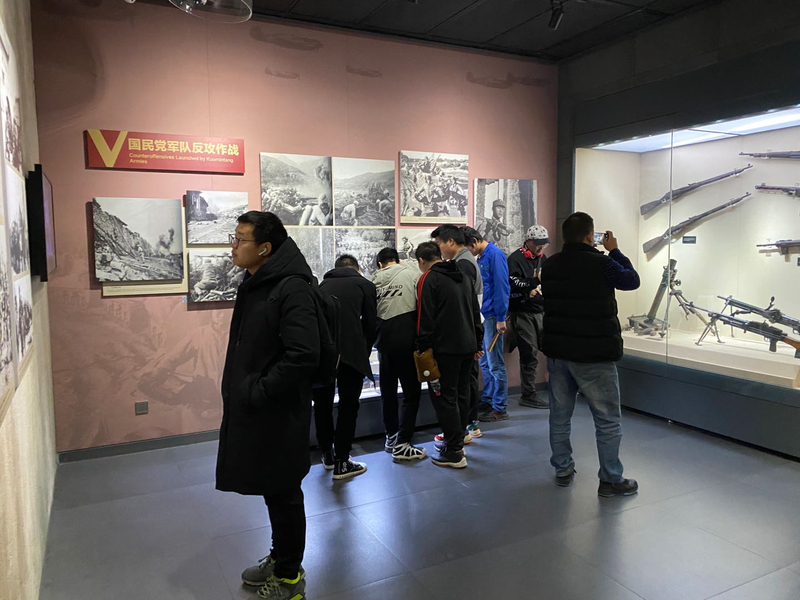 红色基地参观学习.jpg