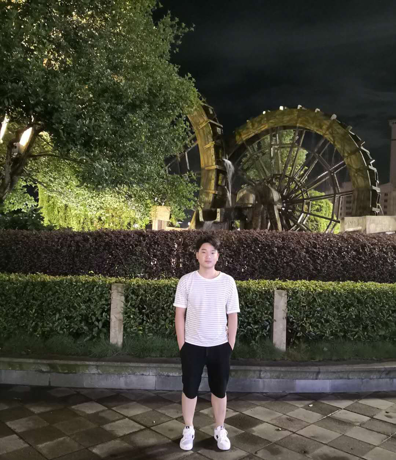 文亮（优秀毕业生+三好学生）.jpg